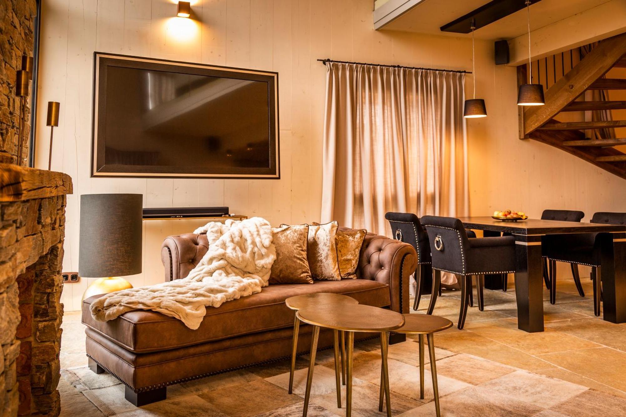 Golden Hill Country Chalets & Suites Waldschach Esterno foto