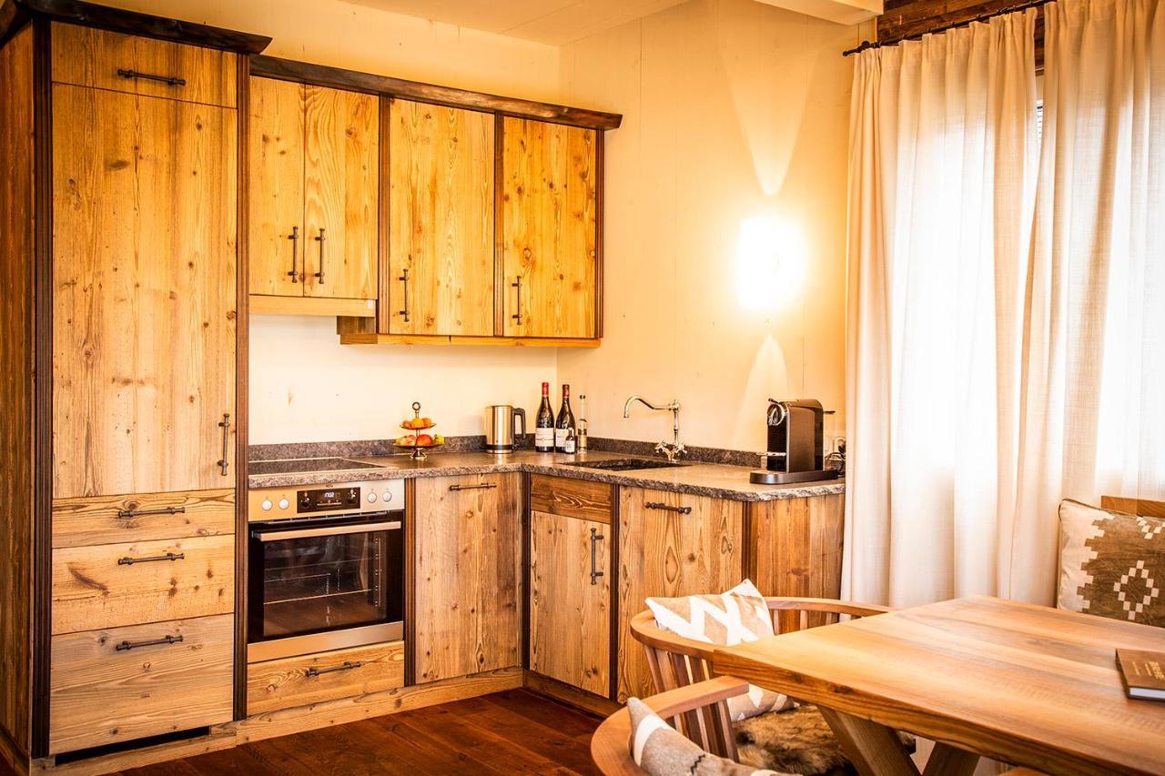 Golden Hill Country Chalets & Suites Waldschach Esterno foto