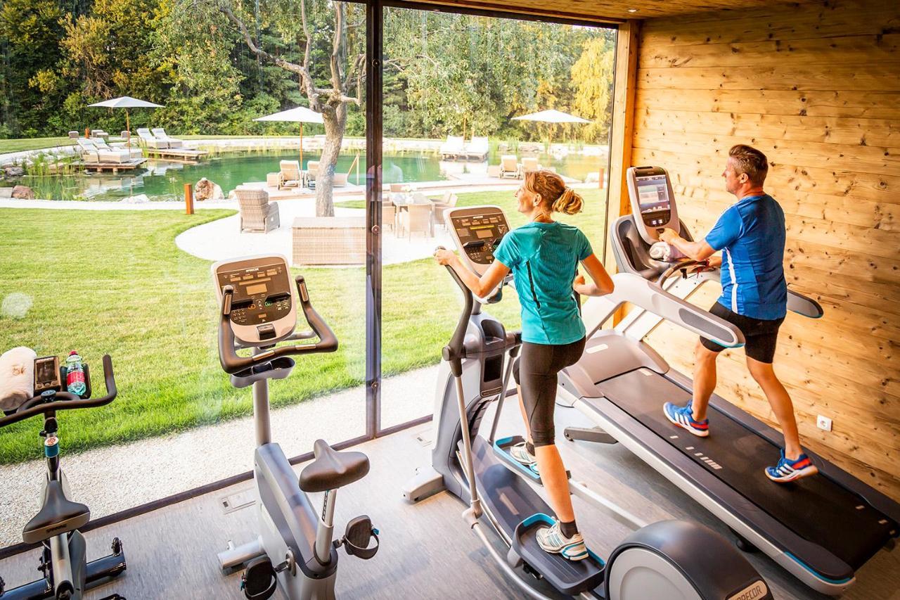 Golden Hill Country Chalets & Suites Waldschach Esterno foto