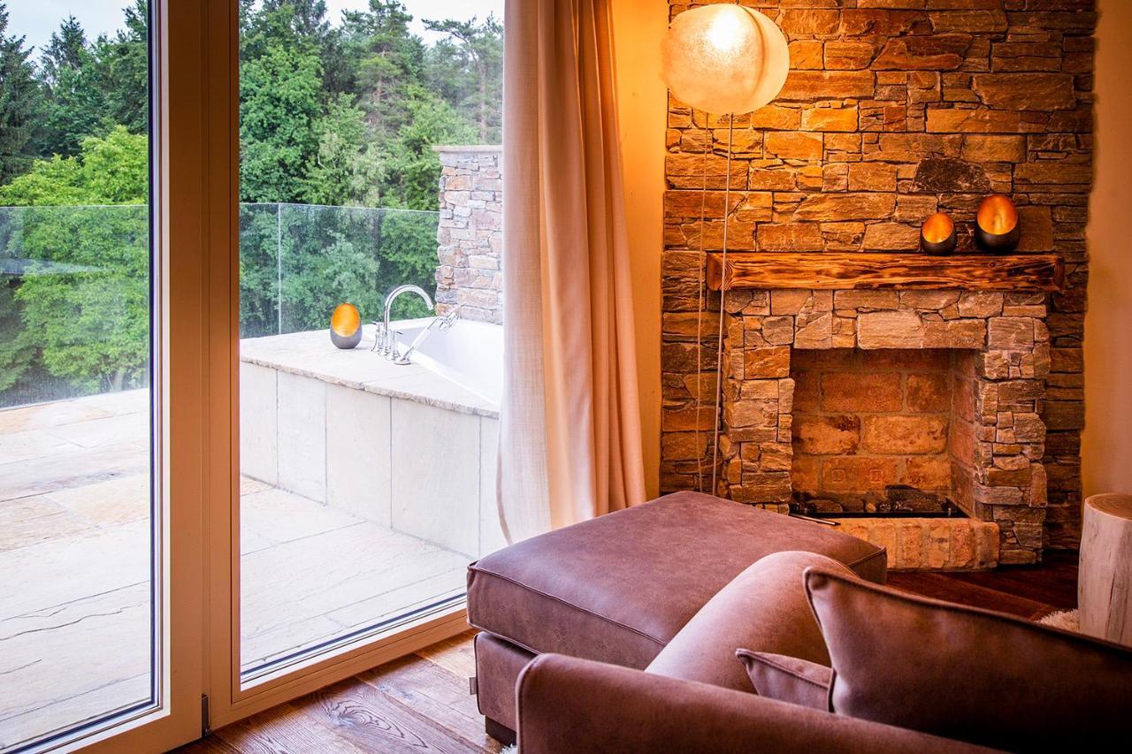 Golden Hill Country Chalets & Suites Waldschach Esterno foto