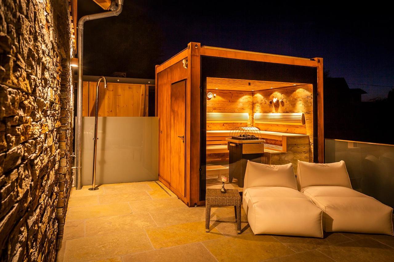 Golden Hill Country Chalets & Suites Waldschach Esterno foto