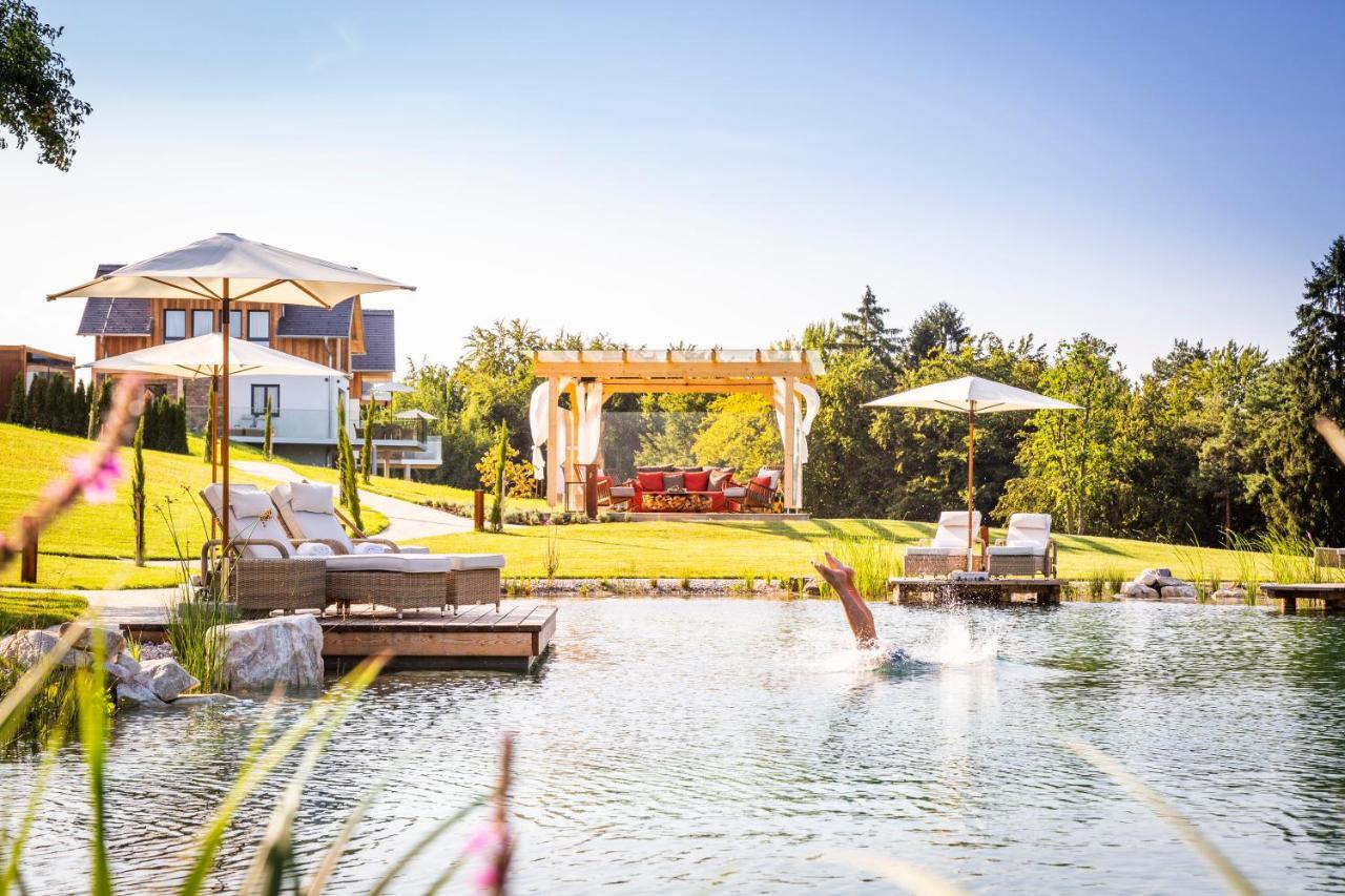 Golden Hill Country Chalets & Suites Waldschach Esterno foto