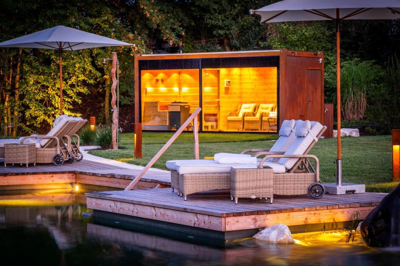 Golden Hill Country Chalets & Suites Waldschach Esterno foto